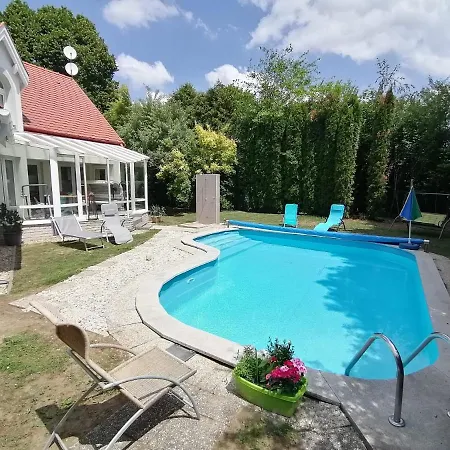 Relax Apartman Bukfurdon