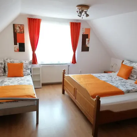 Vakantiehuis Relax Apartman Bukfurdon *