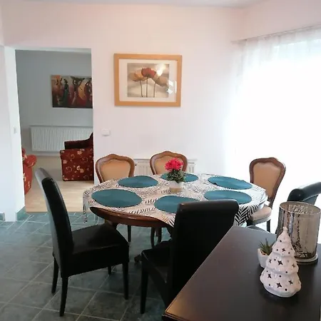 Relax Apartman Bukfurdon Vakantiehuis
